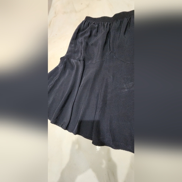Black Mid length skirt Size 14 - Picture 2 of 4